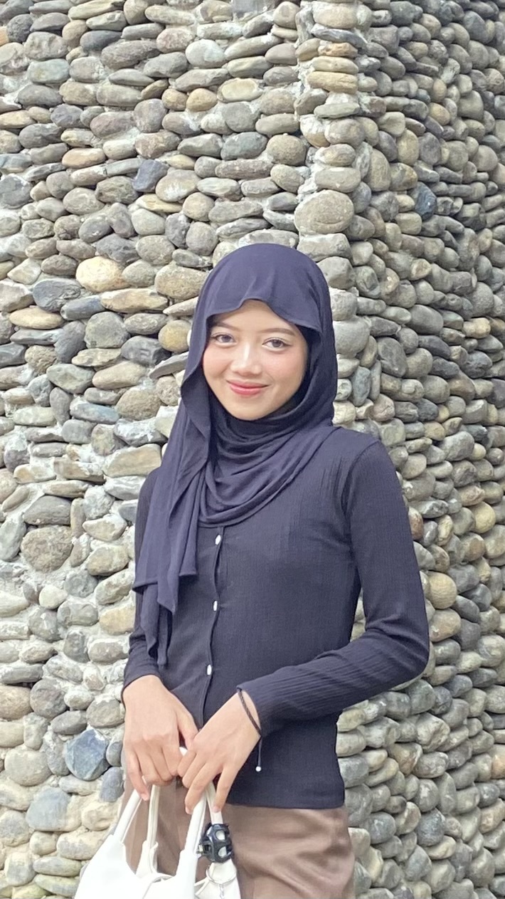 Dwi Inneke Carelina